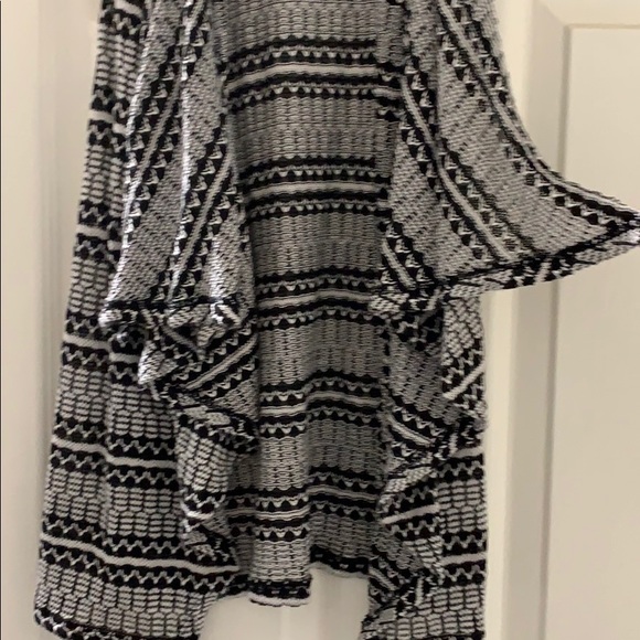 Striped Sleeveless Cardigan - Picture 3 of 3